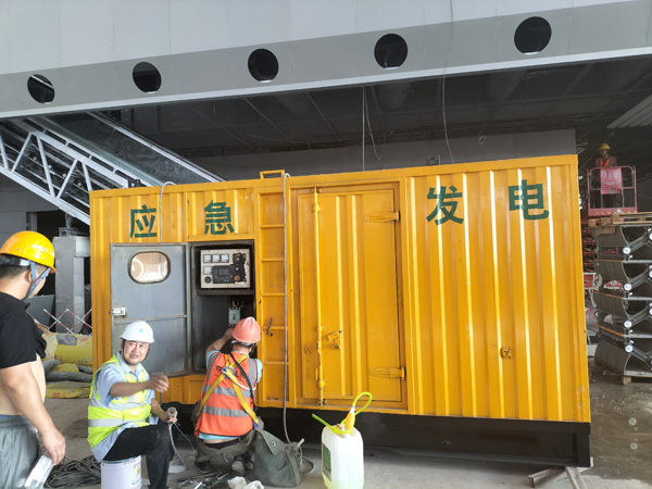 鸡泽怎样判断空气滤清器是否需要更换？